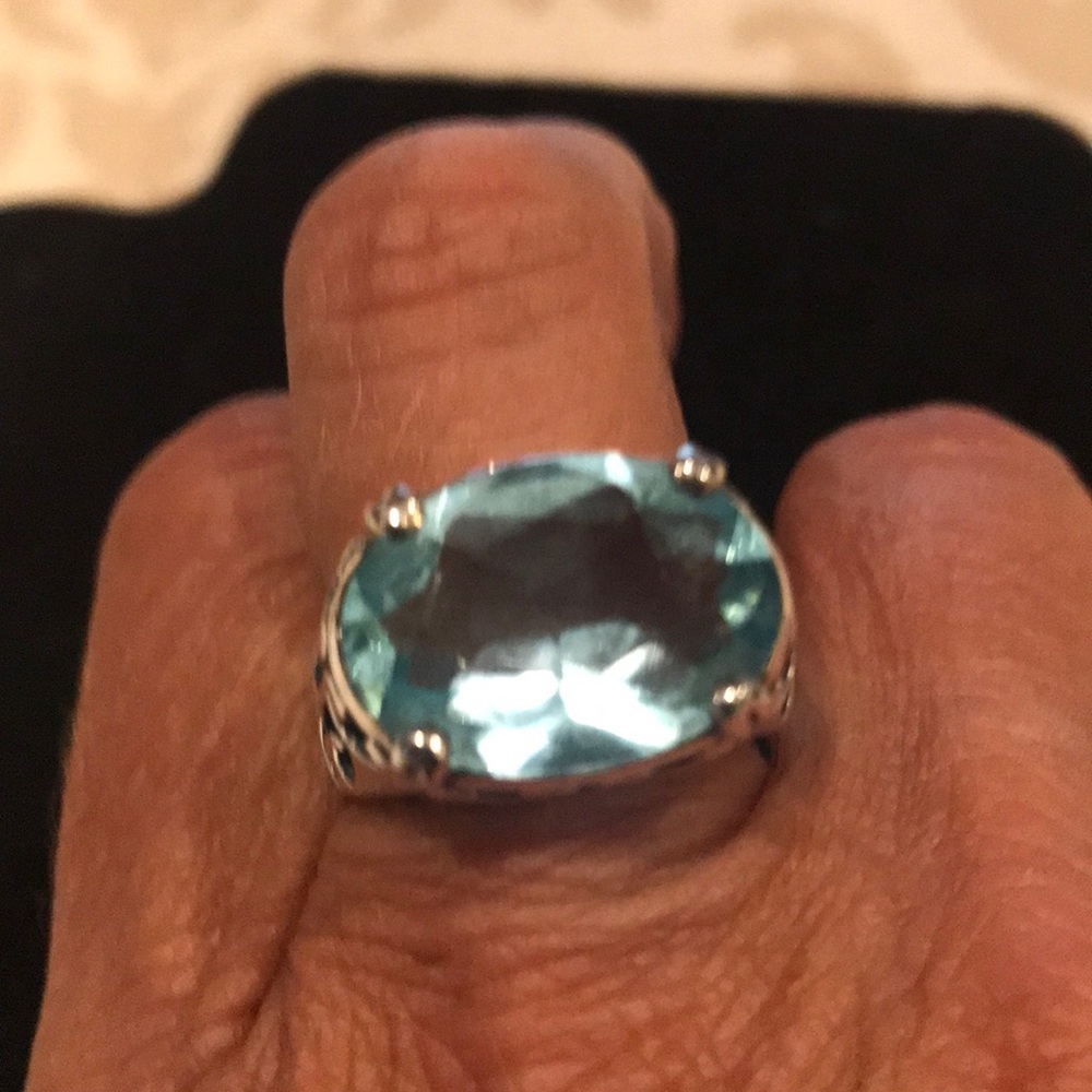 Silpada Aqua glass ring w/ decorative side detail